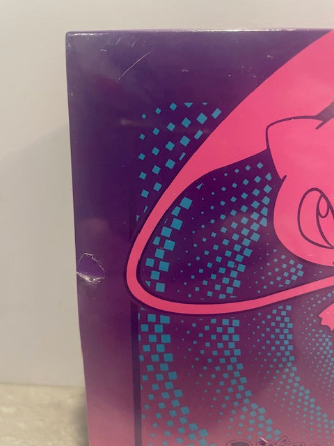 Slight Damage Fusion Strike Elite Trainer Box (See Pictures)